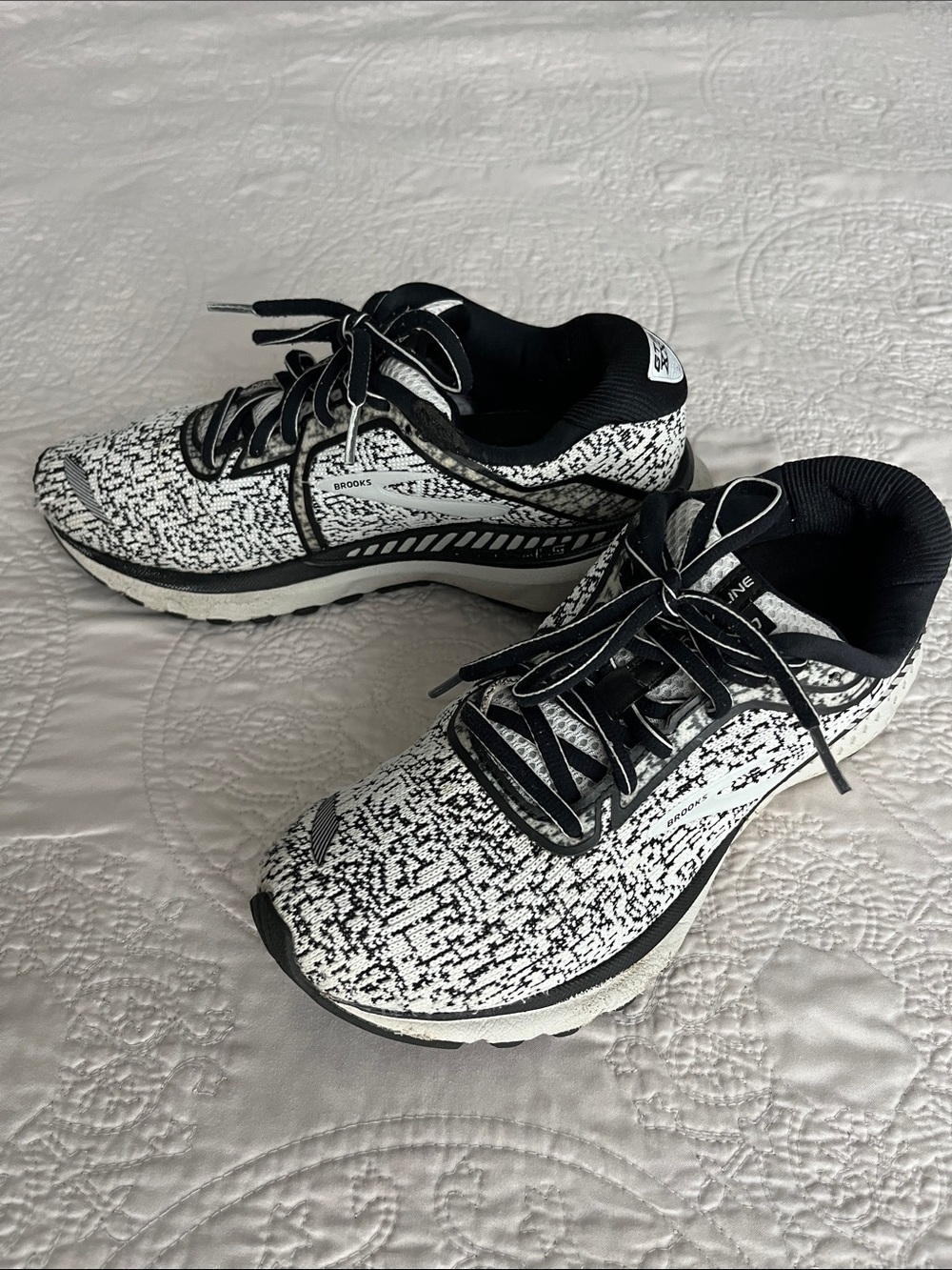 Brooks Adrenaline GTS 20 Size 8 Running Shoes